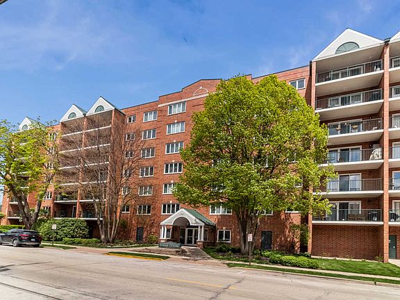 3rd image of 1600 E Thacker St APT 304