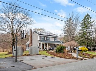 7 Alcorn Rd, Chelmsford, MA 01824