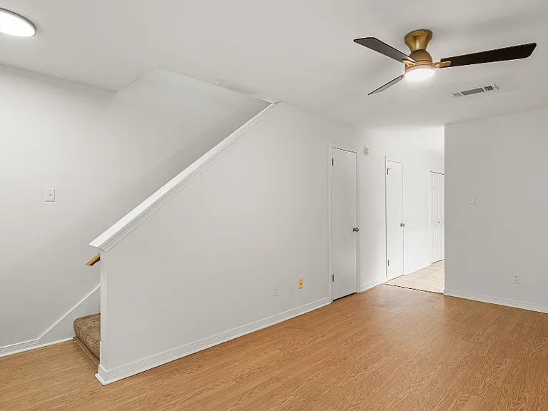 981 Dickenson Ave #981 — Photo 5