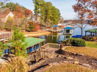 9372 Island Point Rd, Sherrills Ford, NC 28673