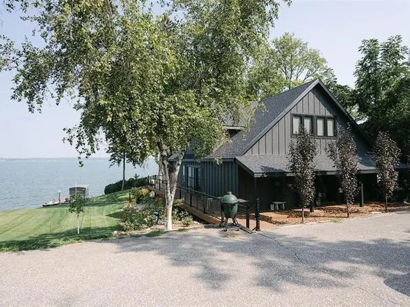 341 Lake Ave S, Spicer, MN 56288