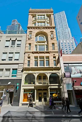 Sold by Synergy NYC | media 21