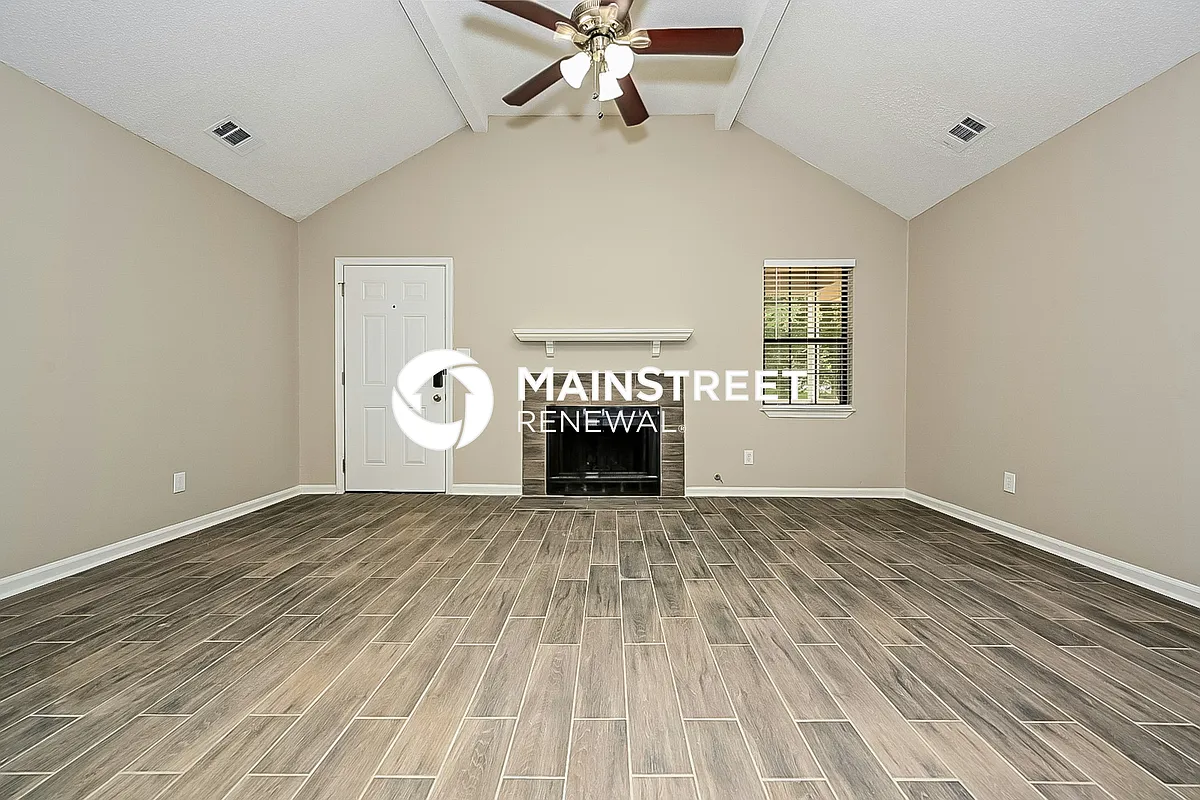 Living Room - 2877 Old South Dr