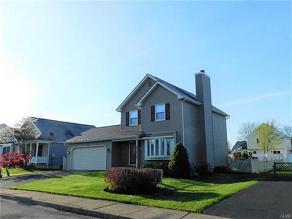 3rd image of 418 Greenview Dr
