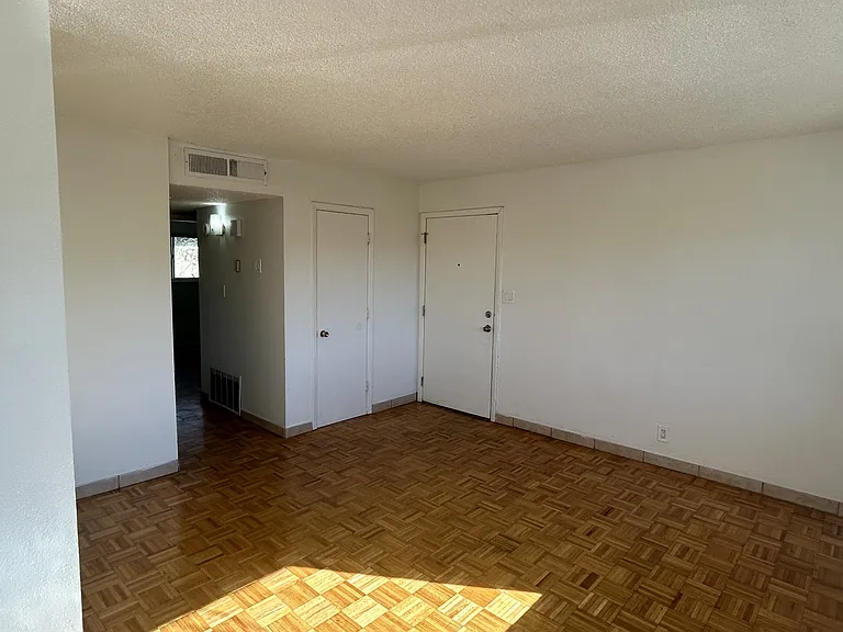 10729 Prospect Ave NE #C — Photo 3