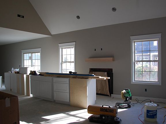 3rd image of 105 East St