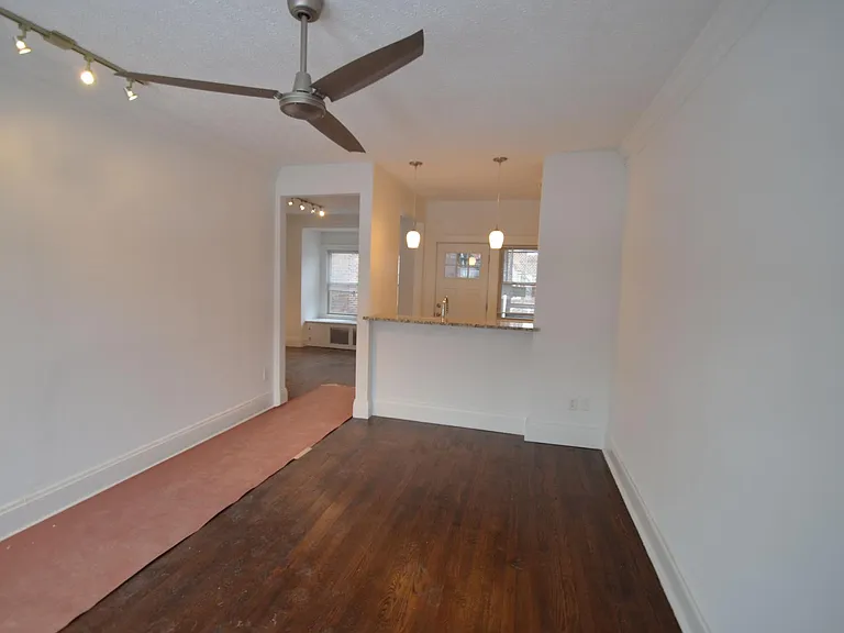 Riverview Red Door Living — Photo 9