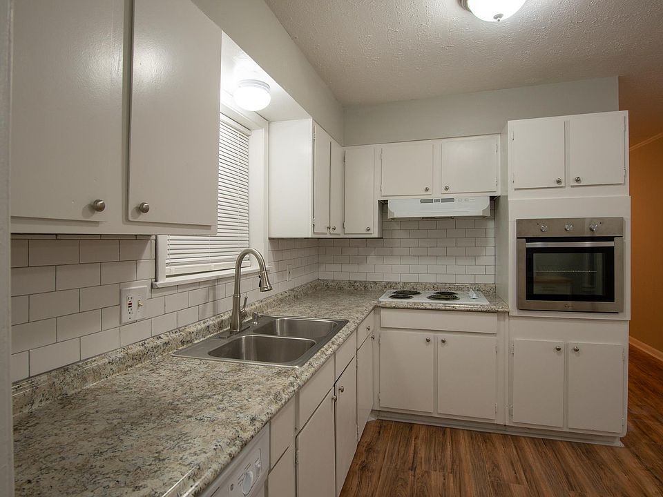 Renovated kitchen and appliances.