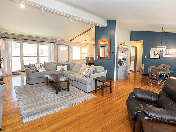 5th image of 3946 Eleanor Dr