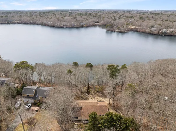 75 Edgewater Road, Mashpee, MA 02649