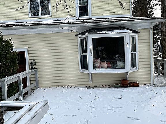 4th image of 1234 W Water St