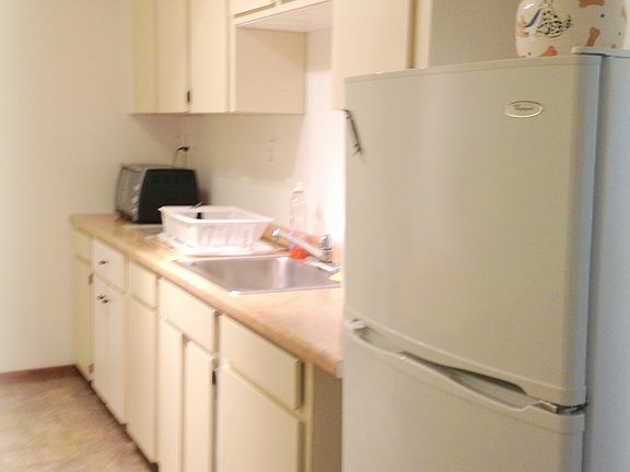 3rd image of 2263 N Pennsylvania Ave