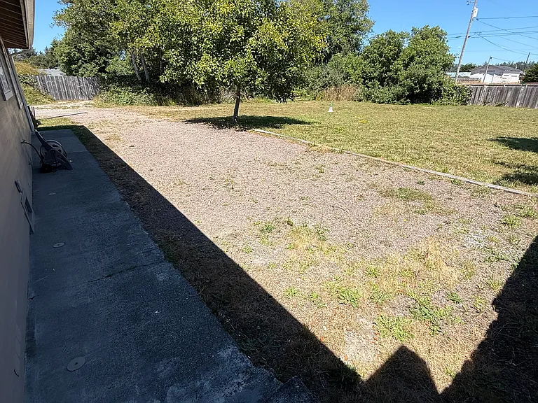 344 Joaquin St — Photo 23