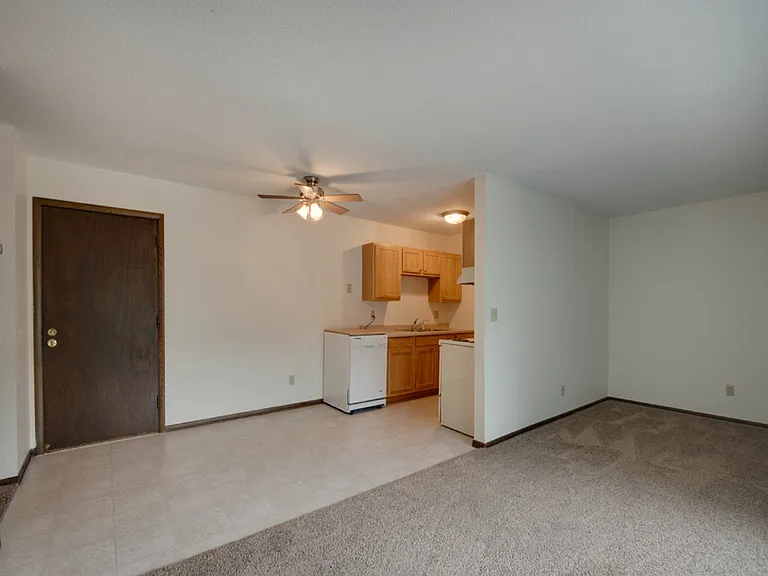 Pinehurst Apartments — Photo 16
