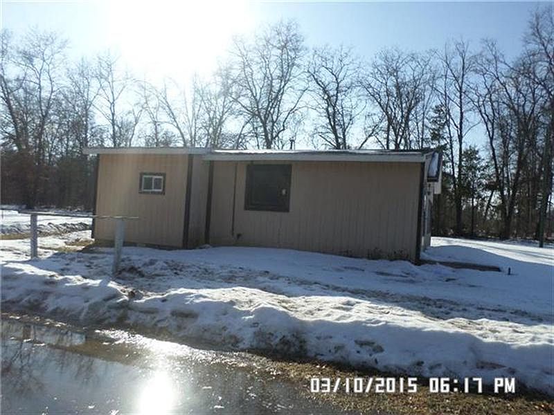 2nd image of 483 Seventeen Mile Rd