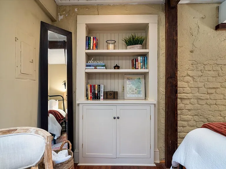 53 Hasell St #J — Photo 9