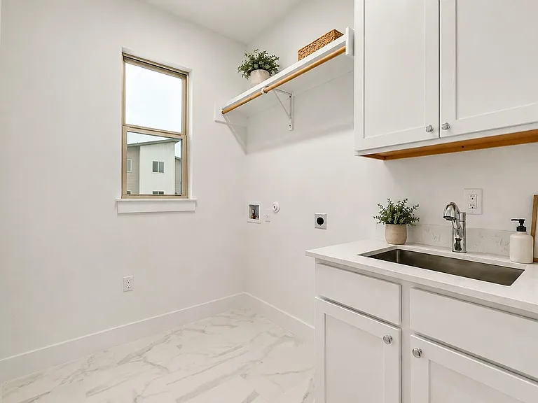 5315 La Crosse Ln #8 — Photo 19