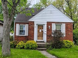 17100 Stephens Dr, Eastpointe, MI 48021