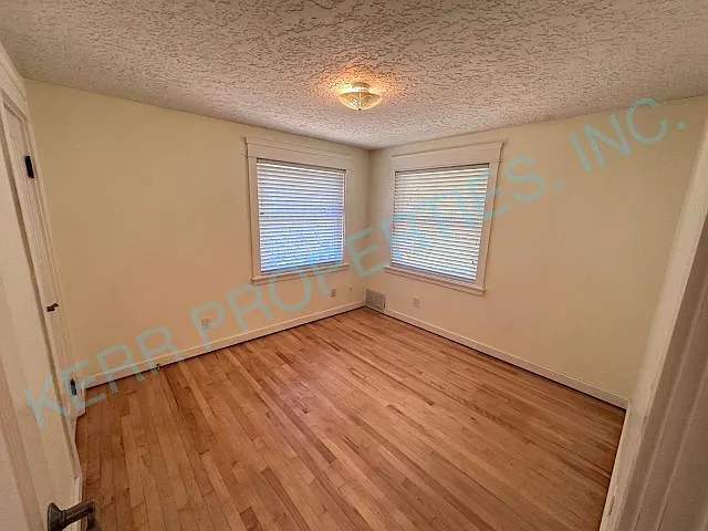 15418 SE Meadowlark Ln — Photo 10