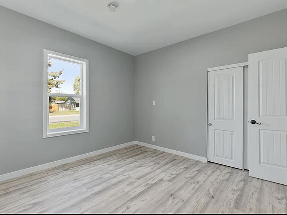 5th image of 1031 Birch Ave