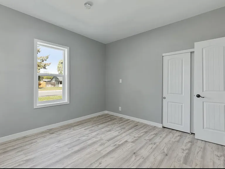 1031 Birch Ave — Photo 5