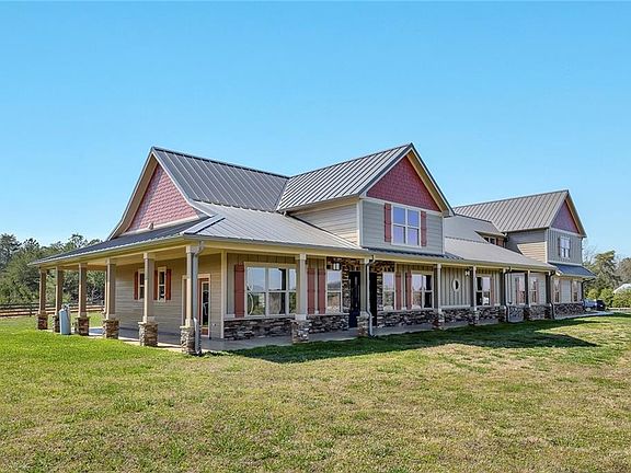 4th image of 15 Lauren Ln