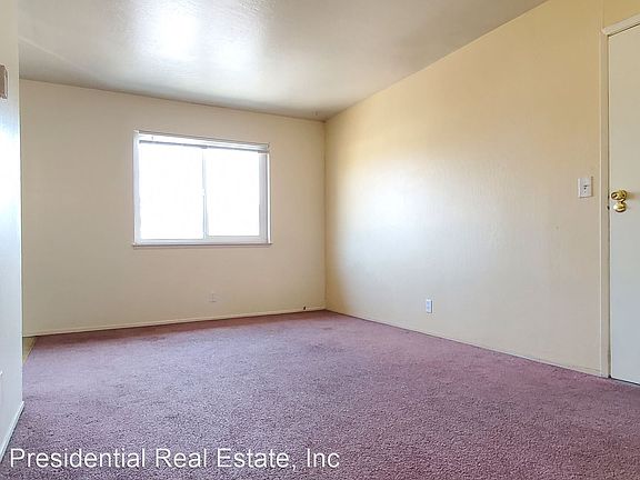 3rd image of 3196 Pearl Ave #8