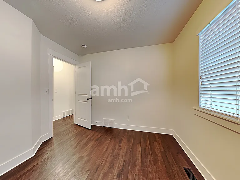 1742 E Shadow Dr — Photo 18