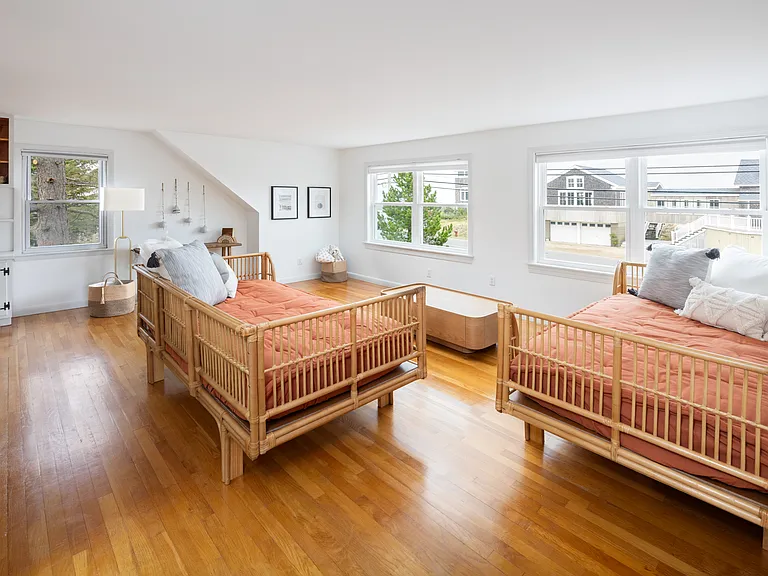 47 Northern Blvd — Photo 15