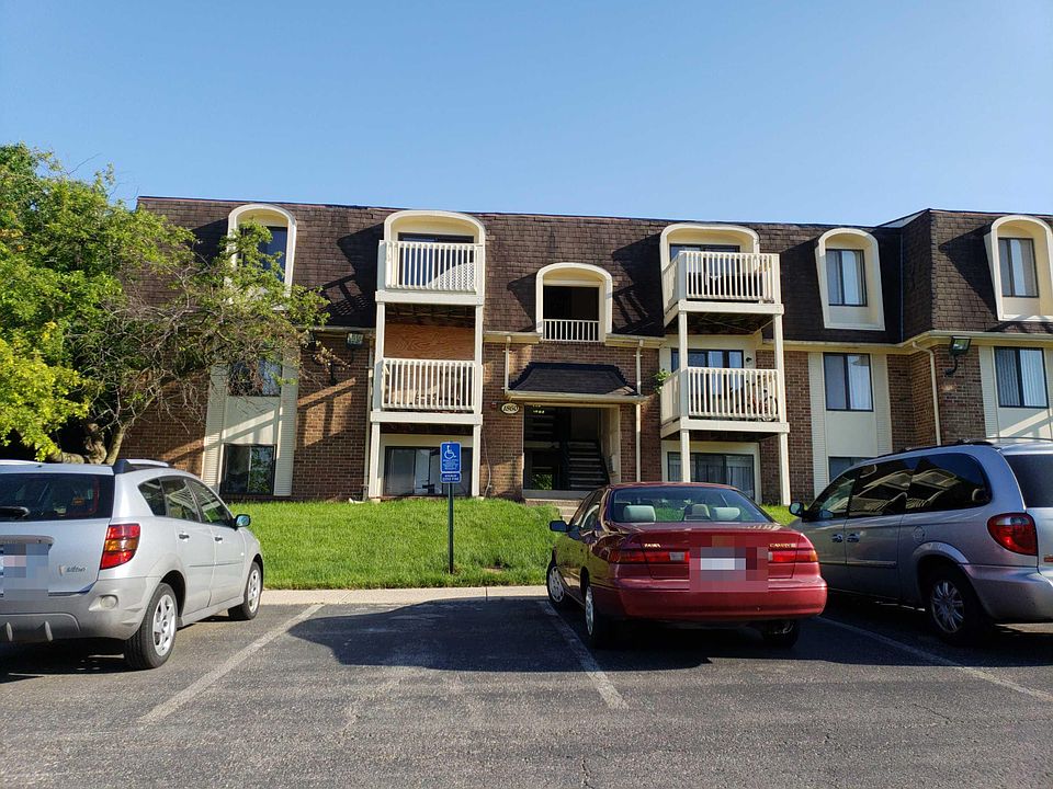 2nd image of 1860 Somerset Dr