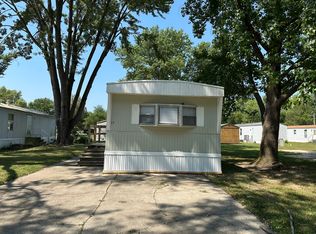 17 Jeanne Dr, Salem, IL 62881