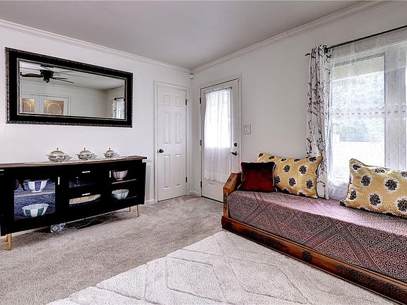 3rd image of 113 Wilson Dr