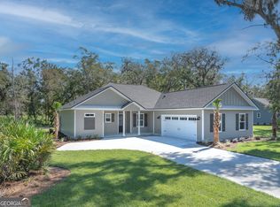 86 Fairwinds Dr, Waverly, GA 31565
