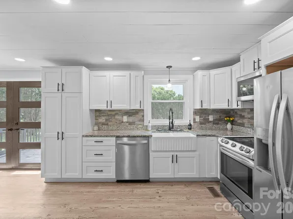 2310 24th Ave NE #7, Hickory, NC 28601