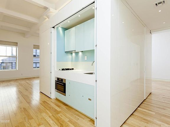 3rd image of 16 W 19th St APT 6C