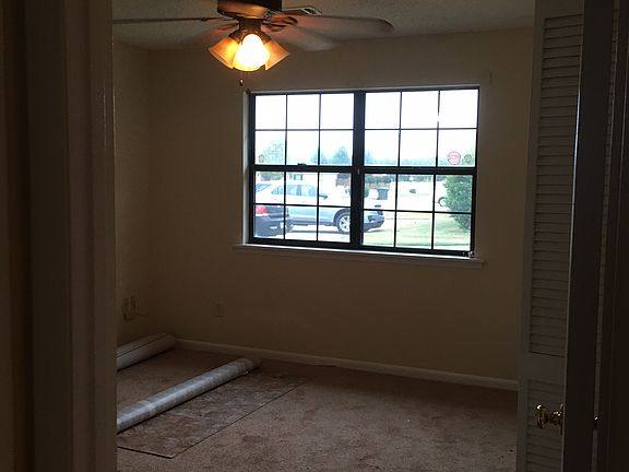 Front bedroom - 1