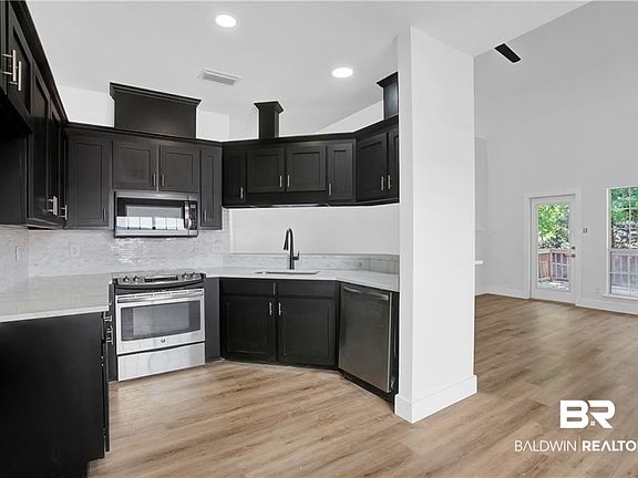 5th image of 6417 Cherry Ridge Dr