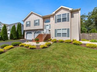 4 Ginia St, Howell, NJ 07731