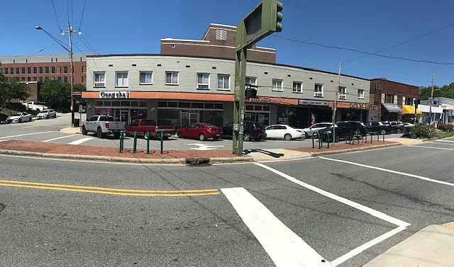 1006 Walker Ave — Photo 1