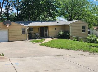 409 Summit Ave, Manhattan, KS 66502
