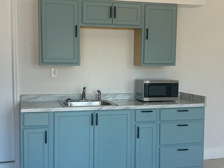 17 Oak Ridge Rd — Photo 2