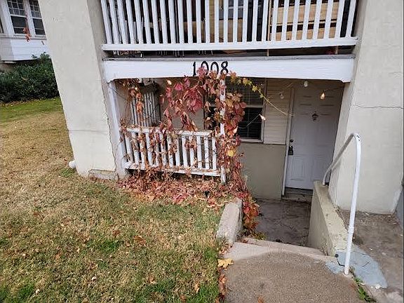 2nd image of 1008 S Lake St #1008