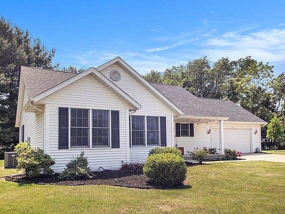 3rd image of 59217 Spearmint Dr