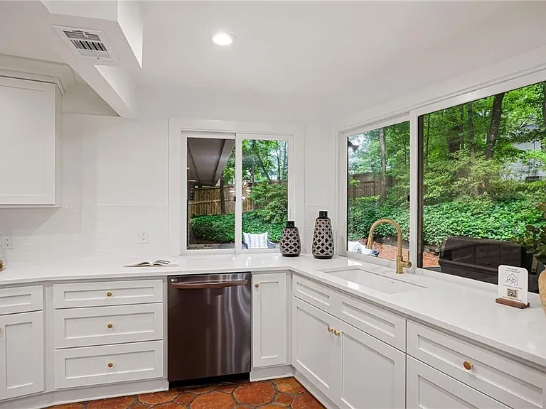 4198 Lake Rill Ct — Photo 15