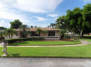 8210 SW 26th Pl, Davie, FL 33328