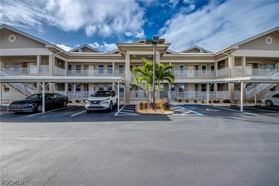 2 bed, 2.0 bath, 1429 sqft, $1,550 — Photo 1