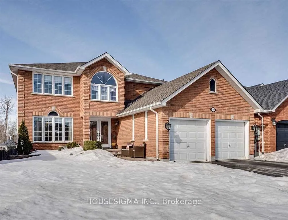 4 bed, $2,950 — Photo 1