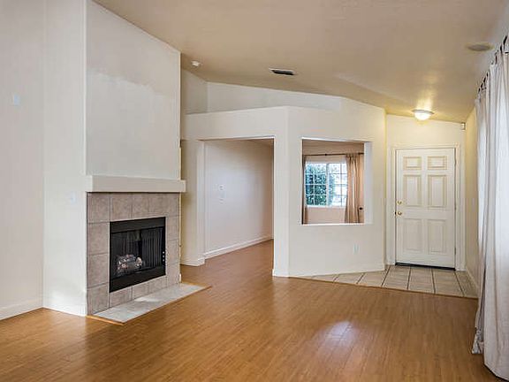 5th image of 2644 Maybrook Dr