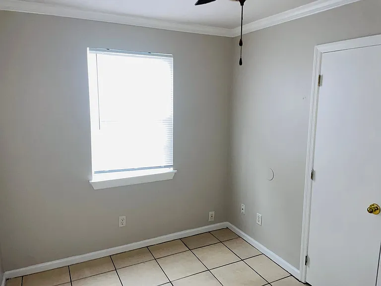 111 Columbia Dr #6 — Photo 11