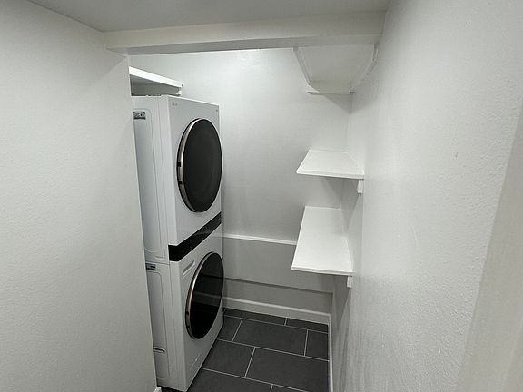 Laundry/pantry room